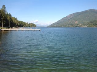 101 Cedar Ln, Hope, ID 83836