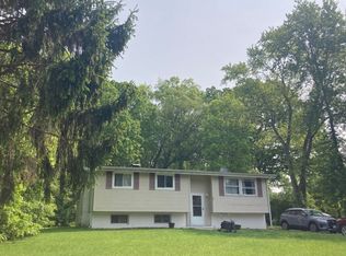22 Blacksmith Dr, Ledyard, CT 06339