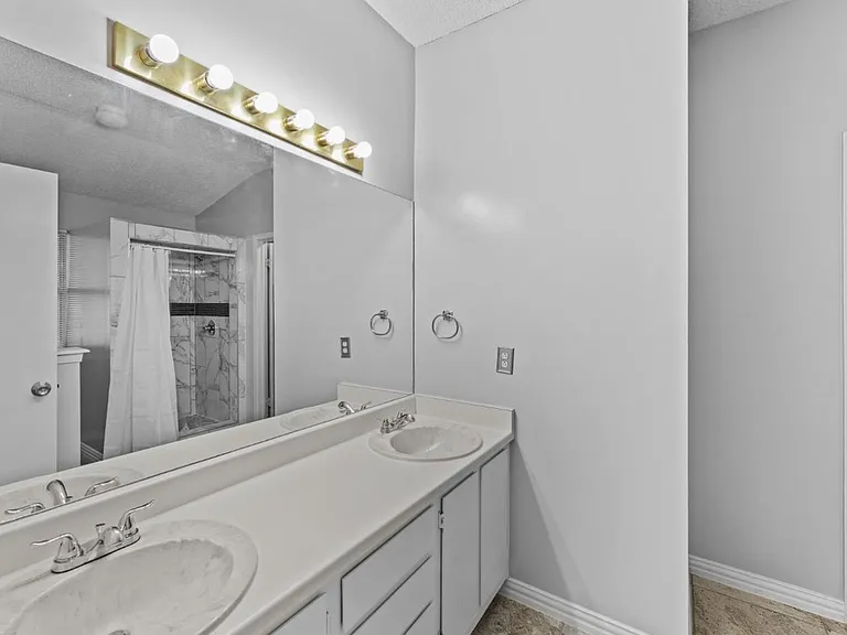 13806 Cambourne Dr — Photo 13