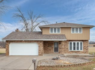 3027 Kelling St, Davenport, IA 52804