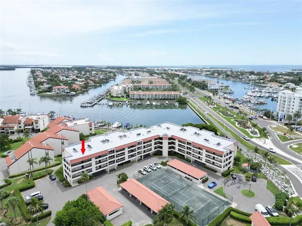106 1st St E APT 301, Tierra Verde, FL 33715