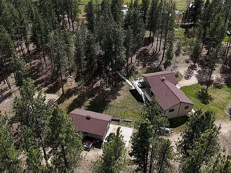 4020 Wakantanka Way — Photo 2