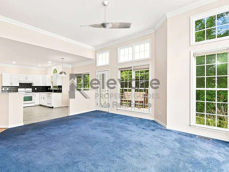 10927 Rickey Ct — Photo 11