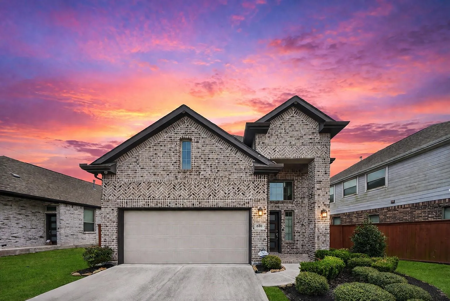 3 bed, 3.0 bath, 2195 sqft, $2,790 — Photo 1