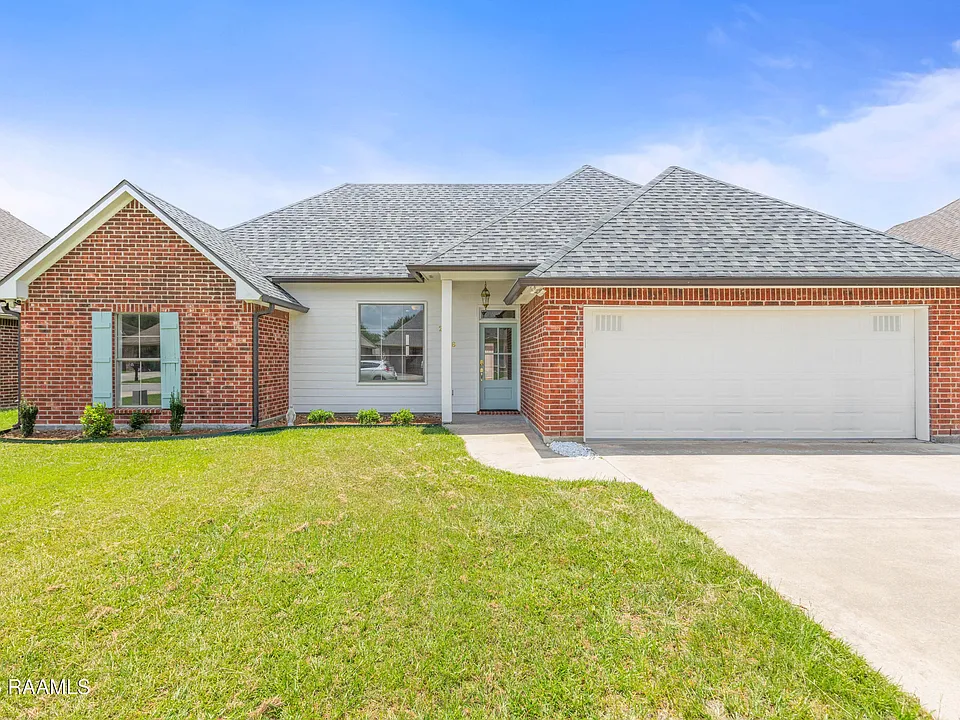 206 Oak Hill Ln