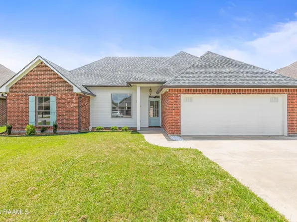 206 Oak Hill Ln, Youngsville, LA 70592