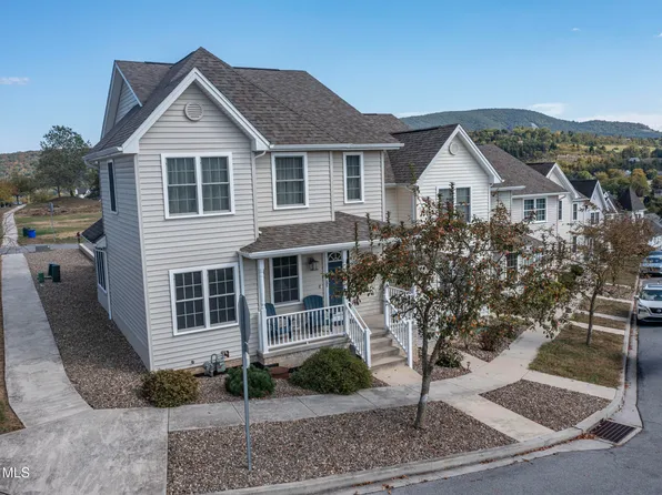 614 Baldwin Ln, Hollidaysburg, PA 16648