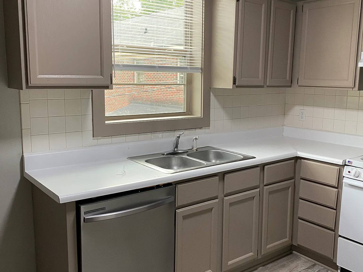 2 bedroom 1 bathroom for Rent — Photo 4