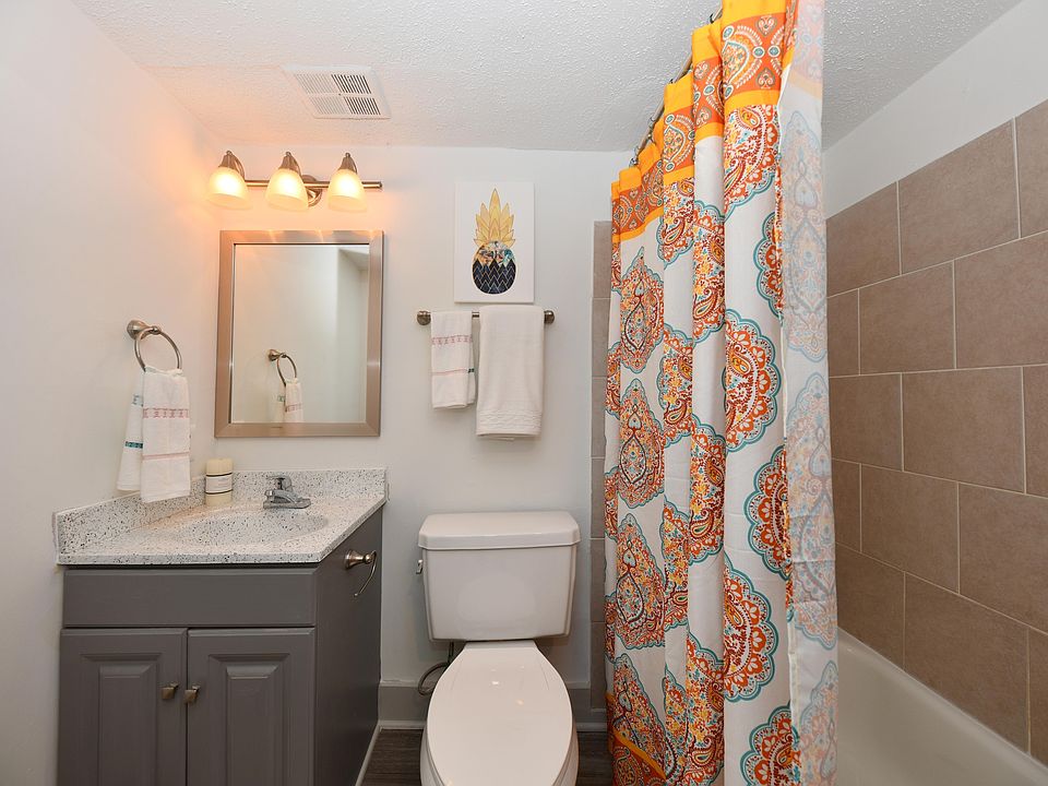 Spacious Bathroom