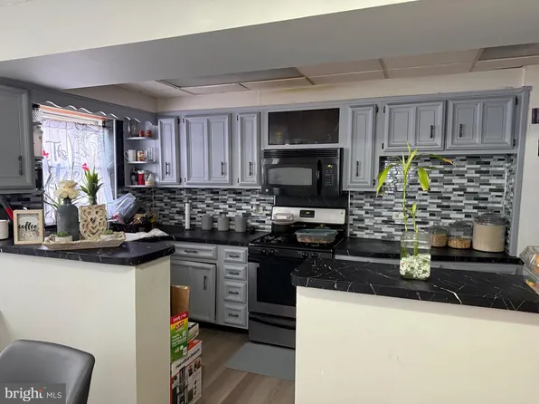 4501 Oakmont St, Philadelphia, PA 19136