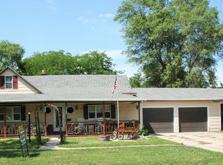 308 W 1st Ave, Mount Vernon, SD 57363