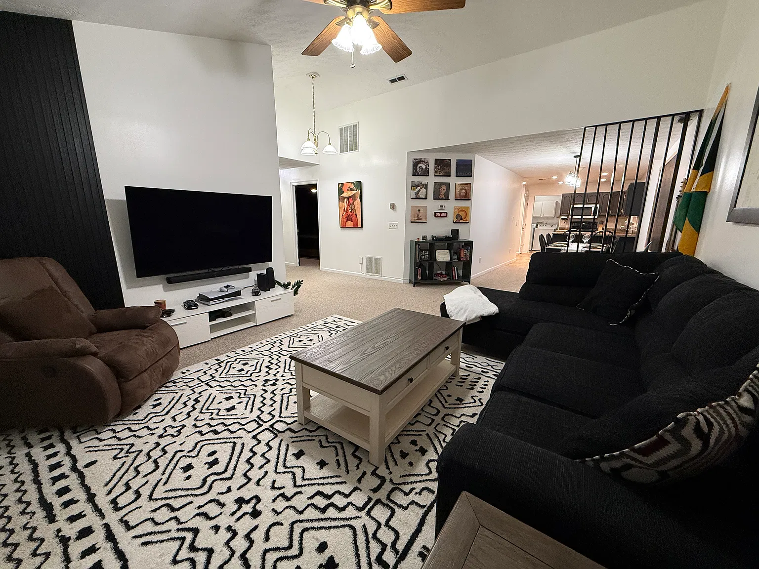 2 bed, 1324 sqft, $2,200 — Photo 4