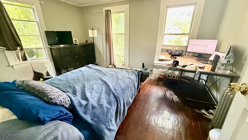 3 bed, 1.0 bath, $2,998 — Photo 3