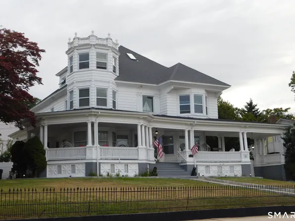 195 Pequot Ave #B, New London, CT 06320