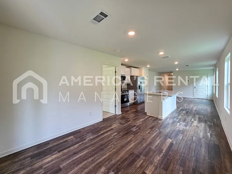 4325 Henry Rd — Photo 29