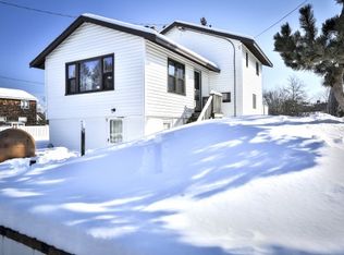 7 Sleepy Hollow Rd, Gloucester, MA 01930