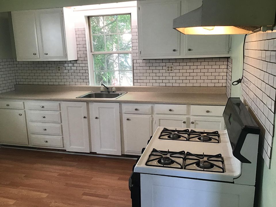 Eat in Kitchen