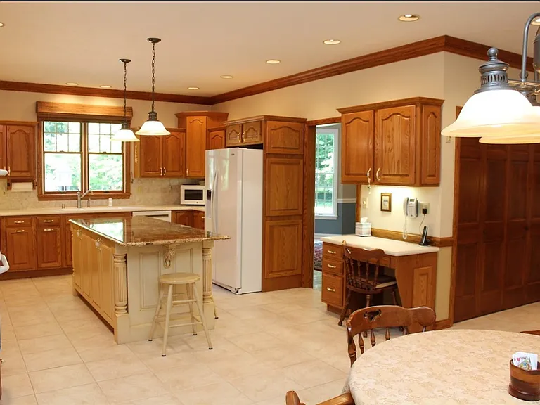 7217 Pine Tree Ct — Photo 10