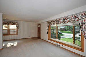 2nd image of 878 Rose Ave