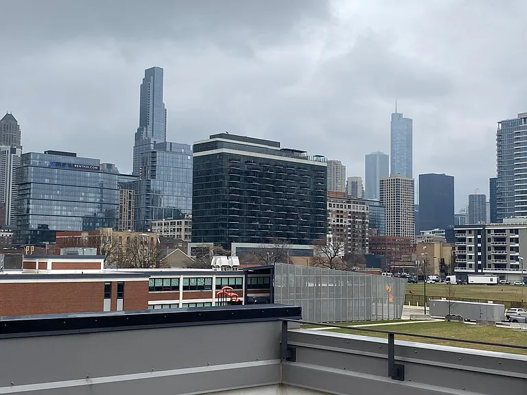 435 W Hobbie St — Photo 32