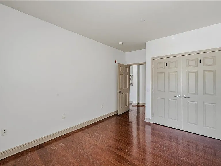 7400 River Rd #217 — Photo 8