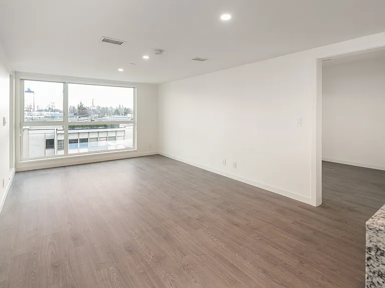 1060 Churchill Cres #312 — Photo 19