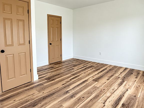 5th image of 314 Lenox St Floor 2