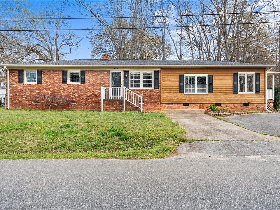 1st image of 601 Avon Dr