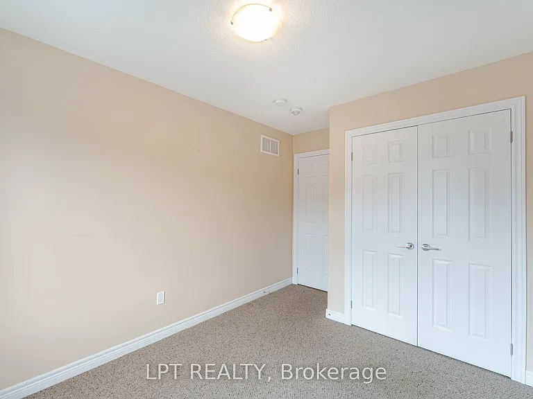 124 Parkinson Cres #15 — Photo 17