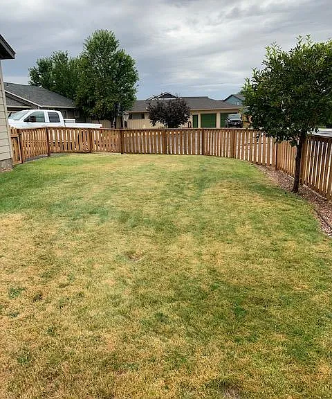 Huge fenced yard