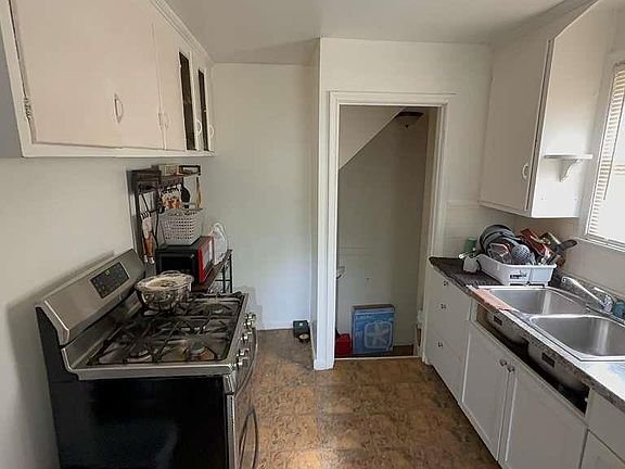 5th image of 11366 Ward St