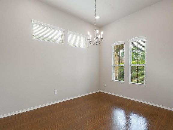 4th image of 10017 Sterling Place Dr