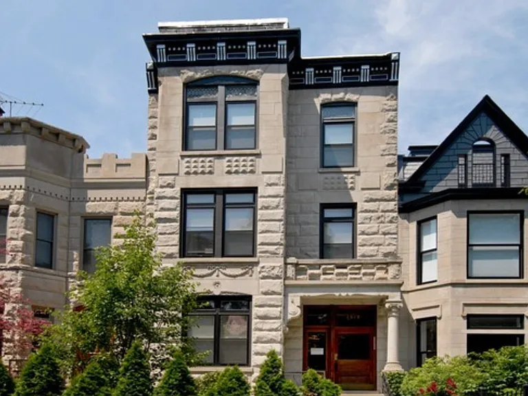 2528 N Burling St #2F — Photo 9