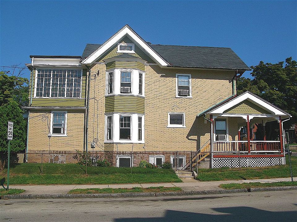 Side of House (Noble St.)