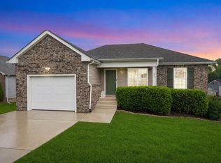 631 Berry Cir, Springfield, TN 37172