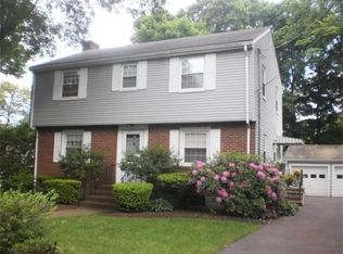 17 Farquhar Rd, Newton, MA 02460