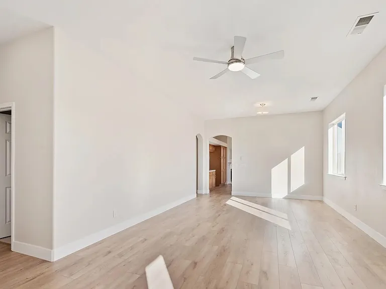 1058 Chip Ct — Photo 3