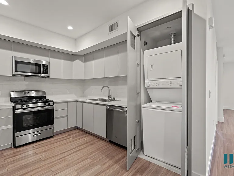 Kitchen and In-Suite Washer & Dryer