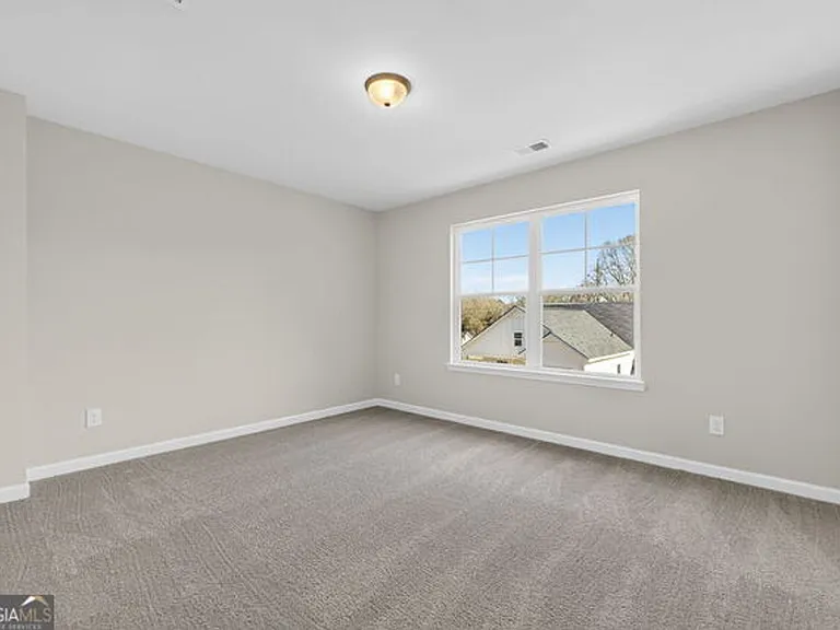 7 Crown St — Photo 14