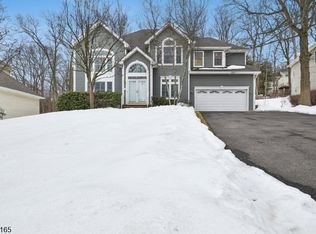 10 Hamilton Rd, Basking Ridge, NJ 07920
