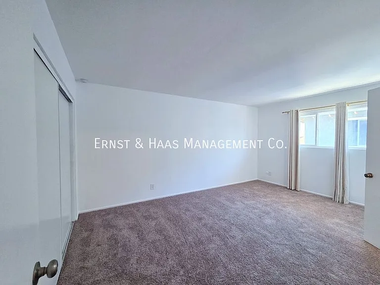 873 E Turmont St — Photo 24