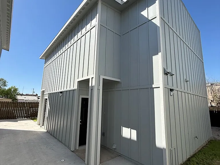 475 Jefferson St — Photo 3