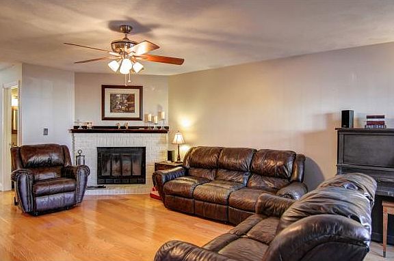 3rd image of 42 Stillwater Dr #42
