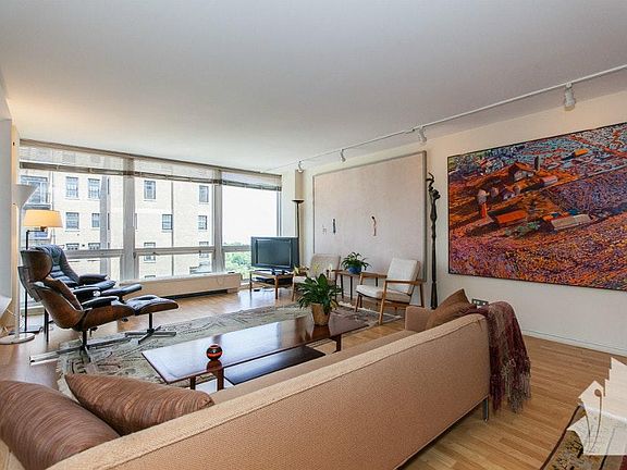 5th image of 2402 N Lakeview Ave #2006