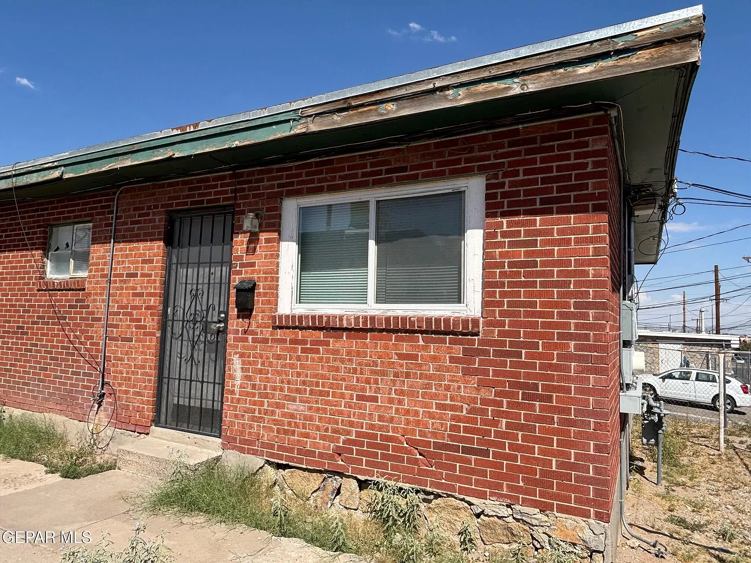 1 bed, 1.0 bath, 450 sqft, $730 — Photo 2