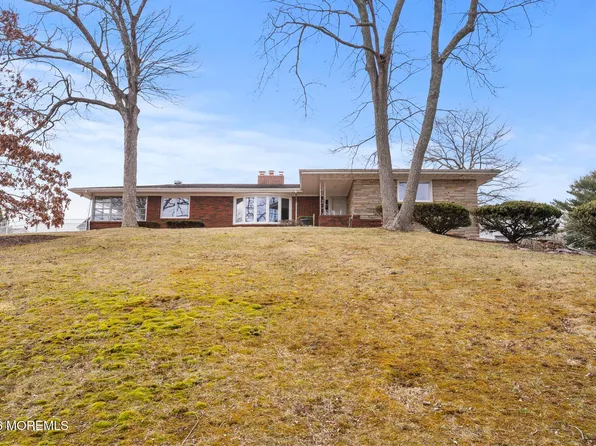 864 Breezy Oaks Drive, Toms River, NJ 08753