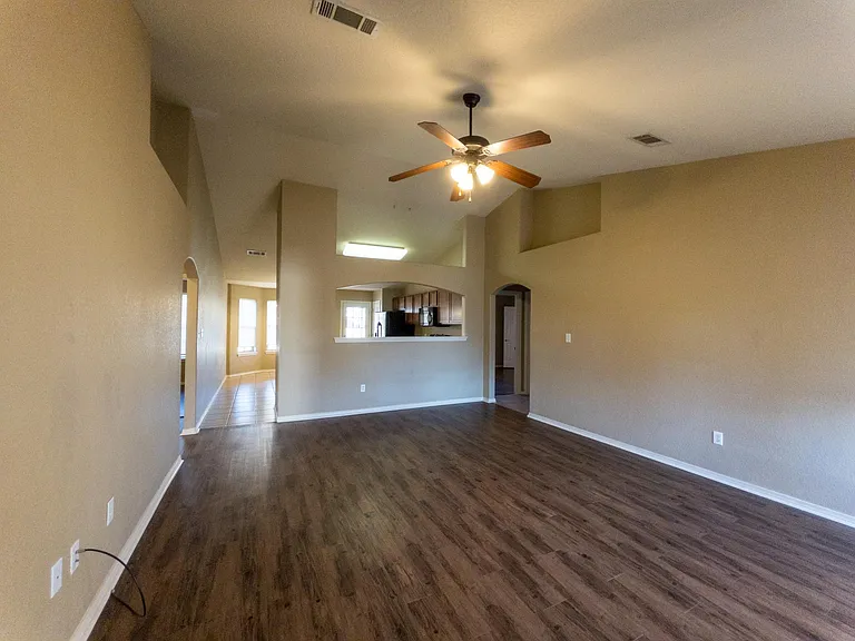 1246 Gracie Ct — Photo 18