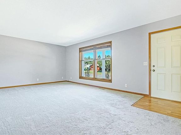 3rd image of 1701 Meadow Lane