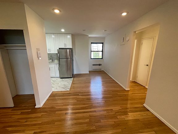 4th image of 14935 Northern Blvd APT 5H
