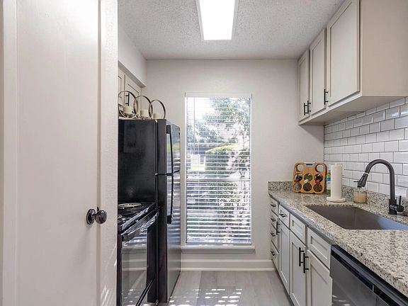 2nd image of 1110 El Camino Village Dr #302